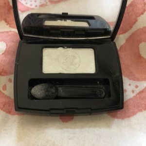Chanel eyeshadow in platine